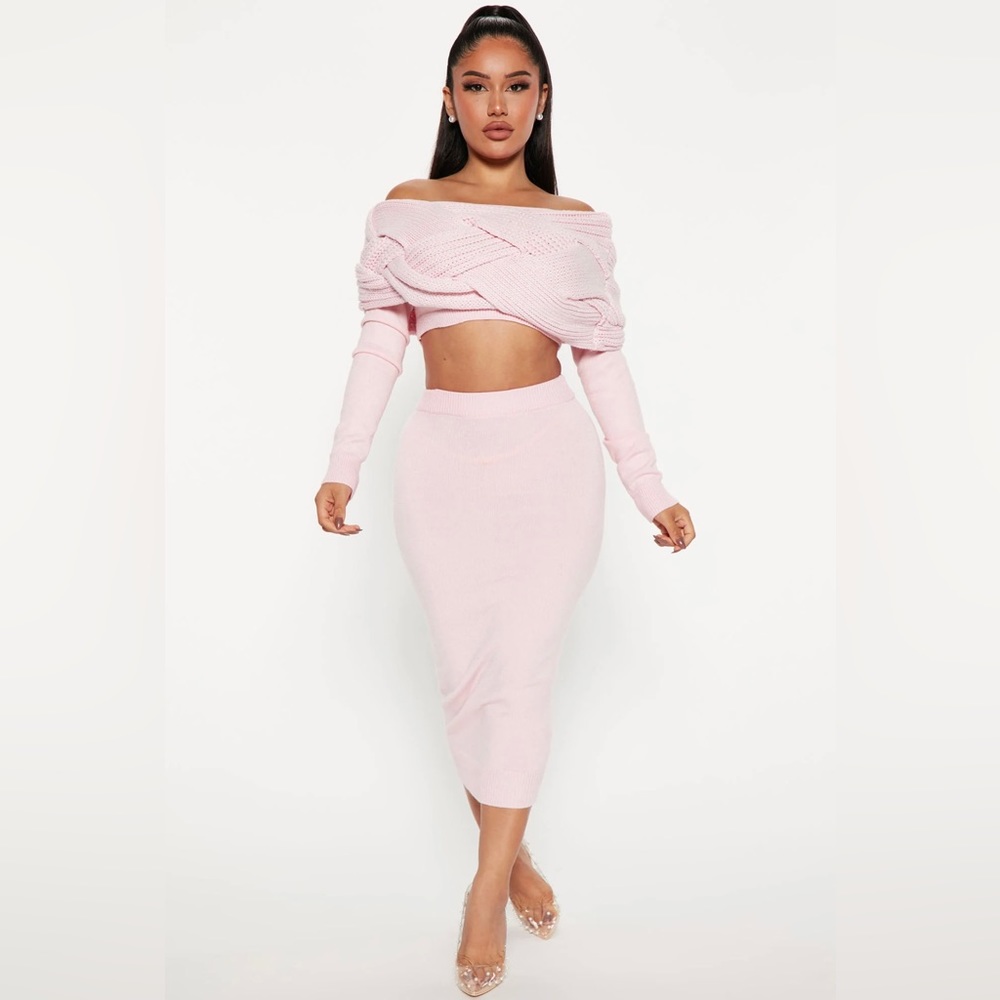 FashionNova “Sweet Intention Sweater Skirt Set” brand new!